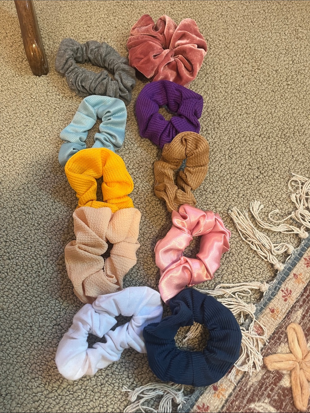 Assorted Velvet and Knit Scrunchie Set - Multicolor